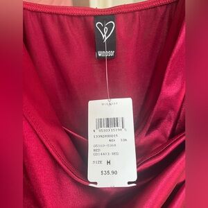 Red Windsor size medium dress never worn